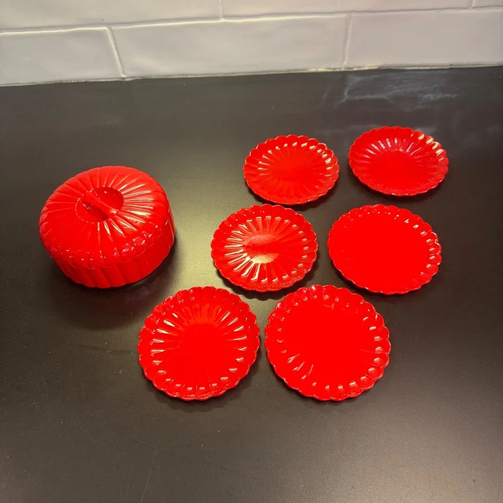 Nancy Calhoun Designs Lacquer Coaster Set Box Red MCM Scalloped Japan 7pc